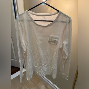 Women’s size XL long sleeve vineyard vines tshirt